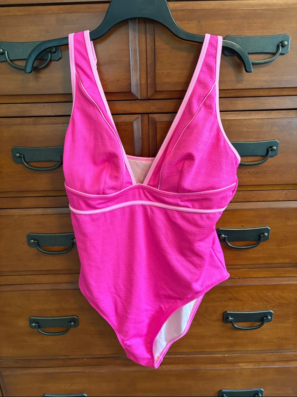 CUPSHE Bright Pink One-Piece Swimsuit with Contrast Trim